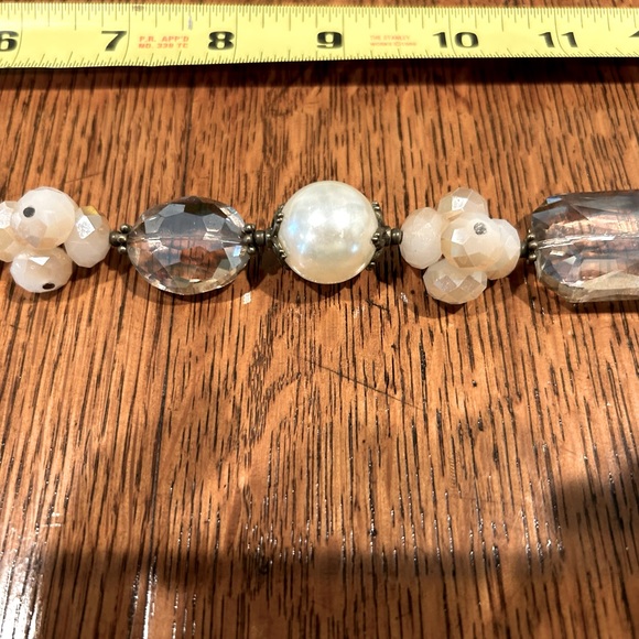 18 in costume jewelry with a vintage look.  Great beads and design. - Picture 8 of 8